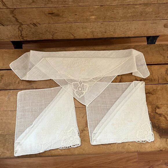 Vintage Set of 3 30s Mother Hand Embroidered Hankie Lace Handkerchief - Picture 1 of 12